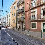 Idyllic Light-Filled Alfama Apt, By Timecooler