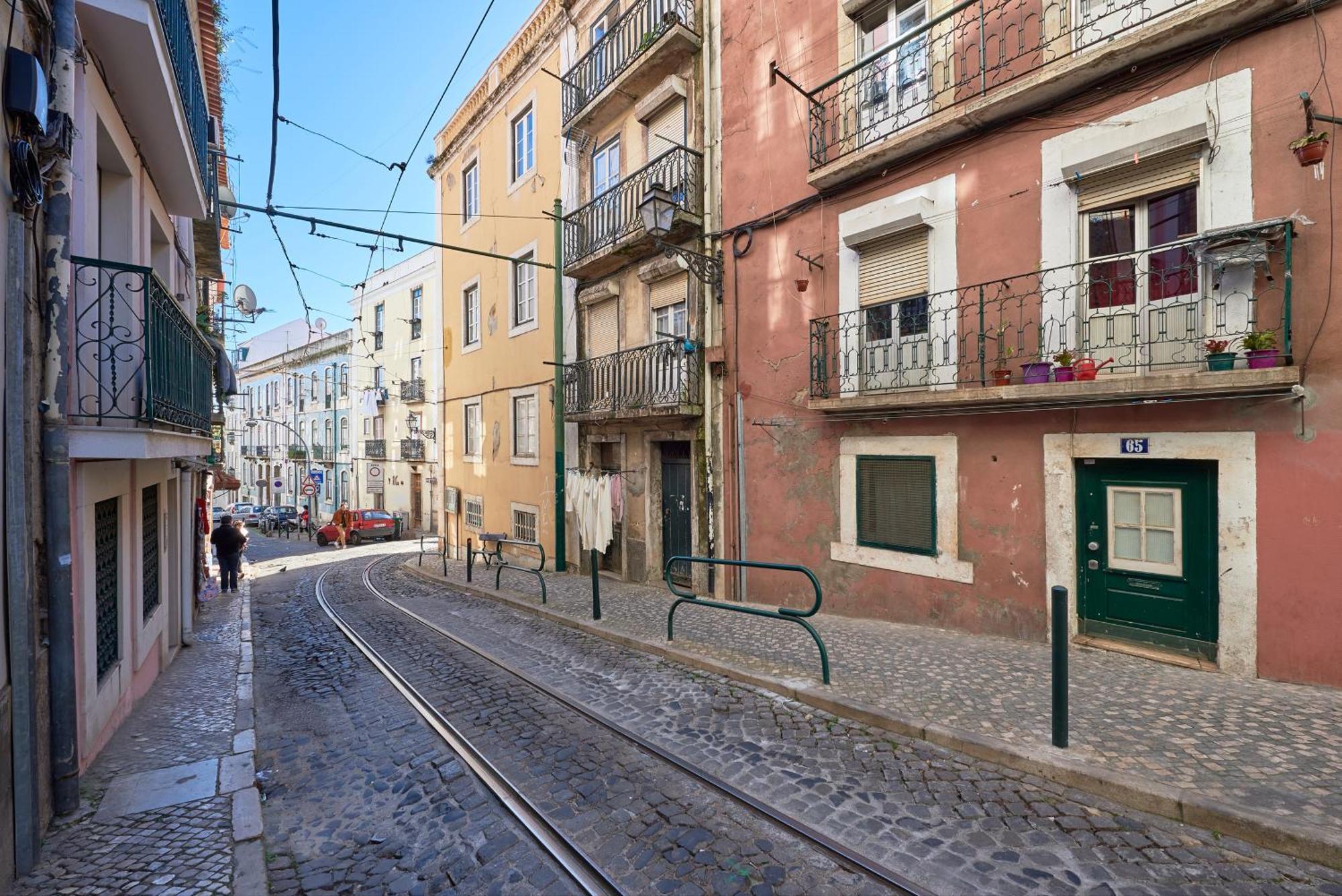 Idyllic Light-filled Alfama Apt, By Timecooler Appartement *
